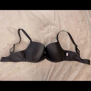 Freya Deco plunge t-shirt bra. Style #4234. Size 3D. 32E (UK), so 32F in US.